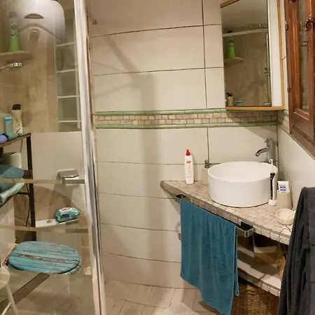 Δωμάτια σε οικογενειακή κατοικία Tinyhouse Im Patio Einer Romantischen *